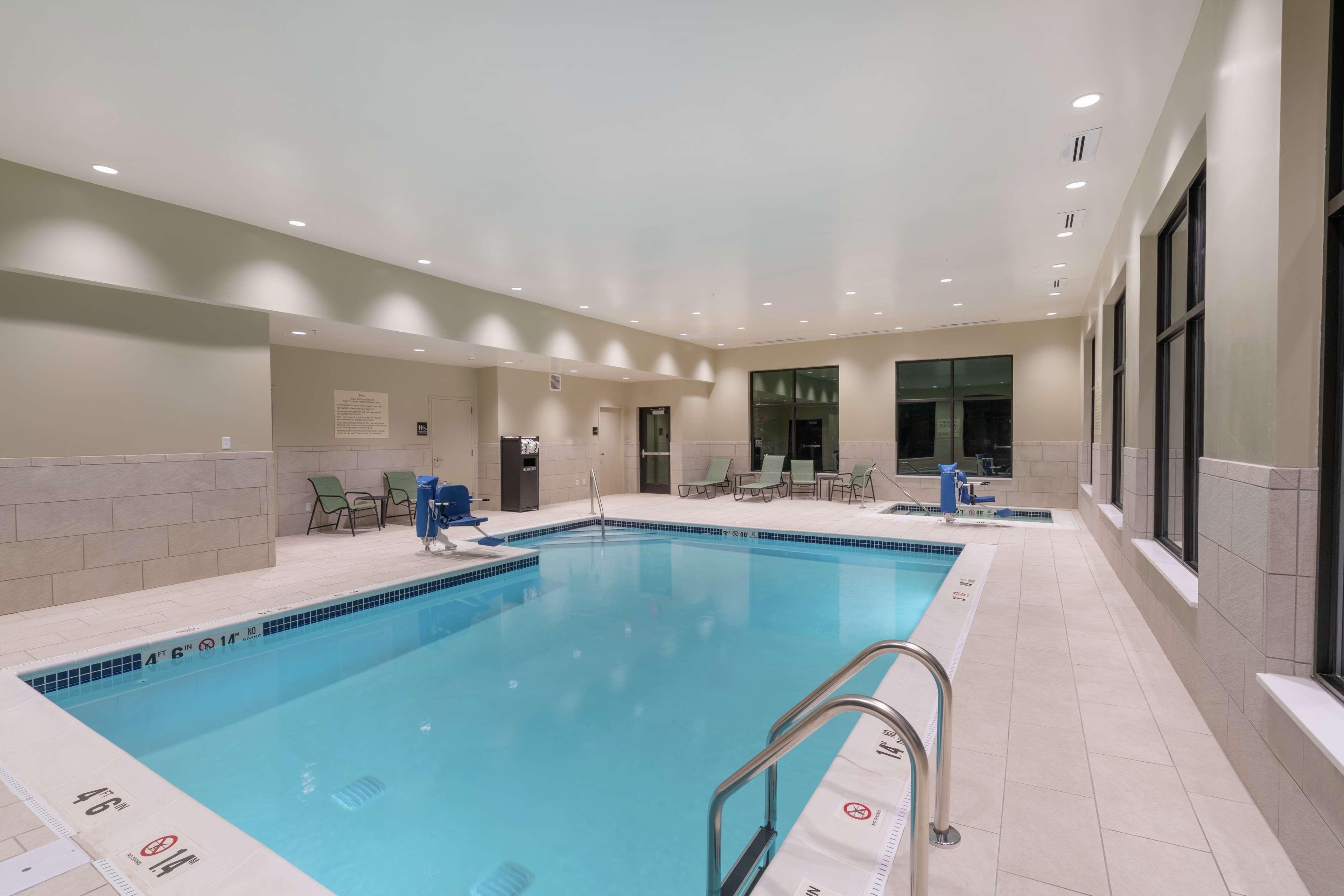 Hampton Inn Weston, Wv Bagian luar foto