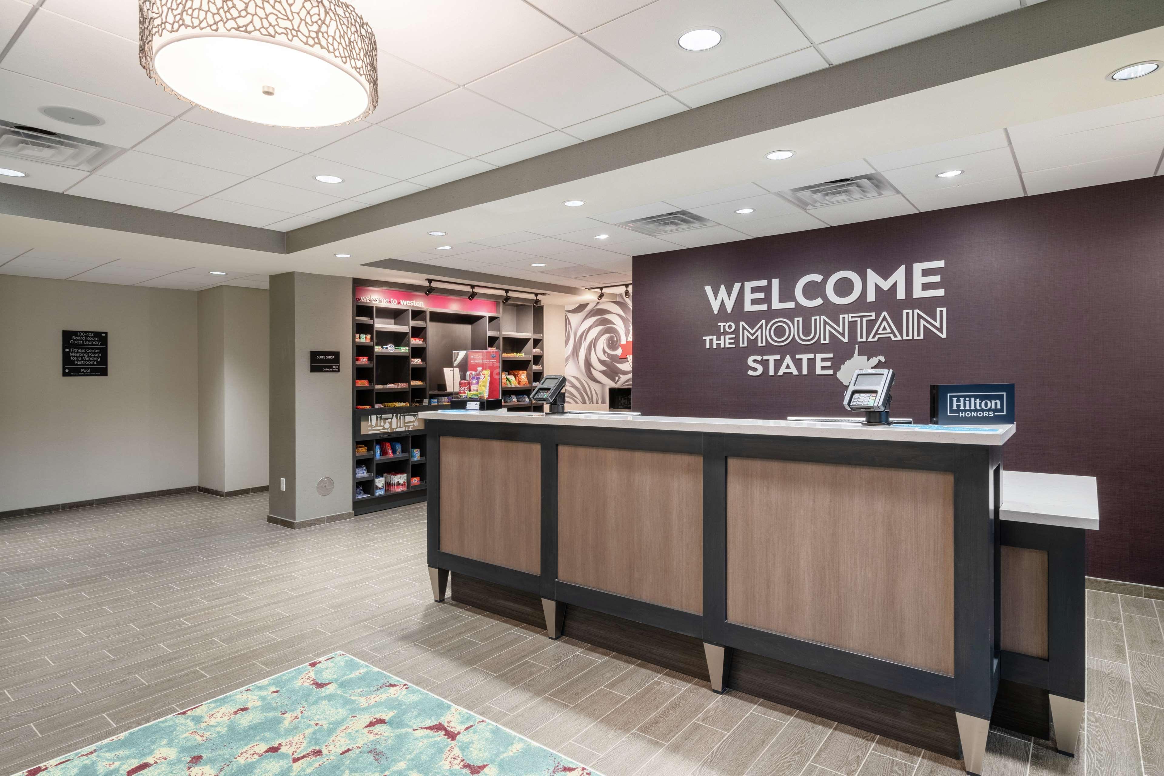 Hampton Inn Weston, Wv Bagian luar foto